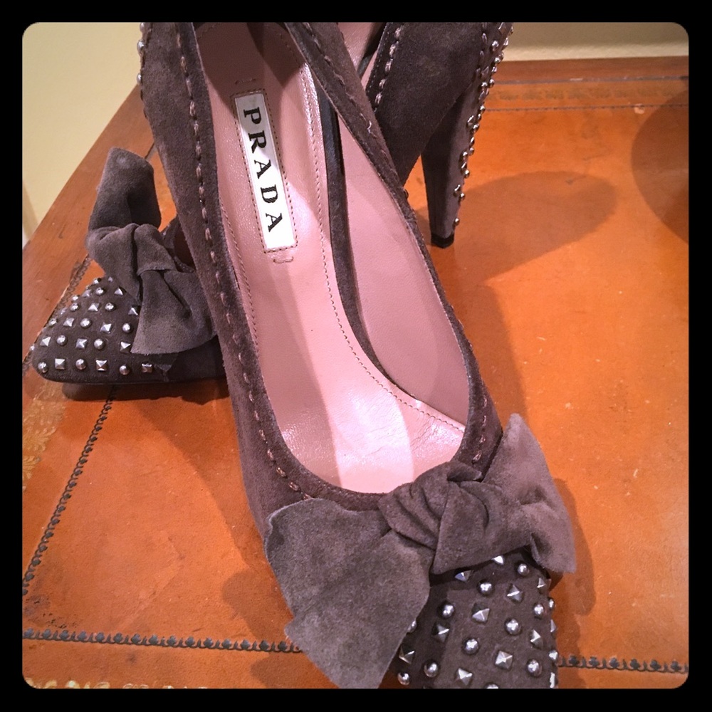 Beautiful br suede gold studded Prada shoes. Eu37